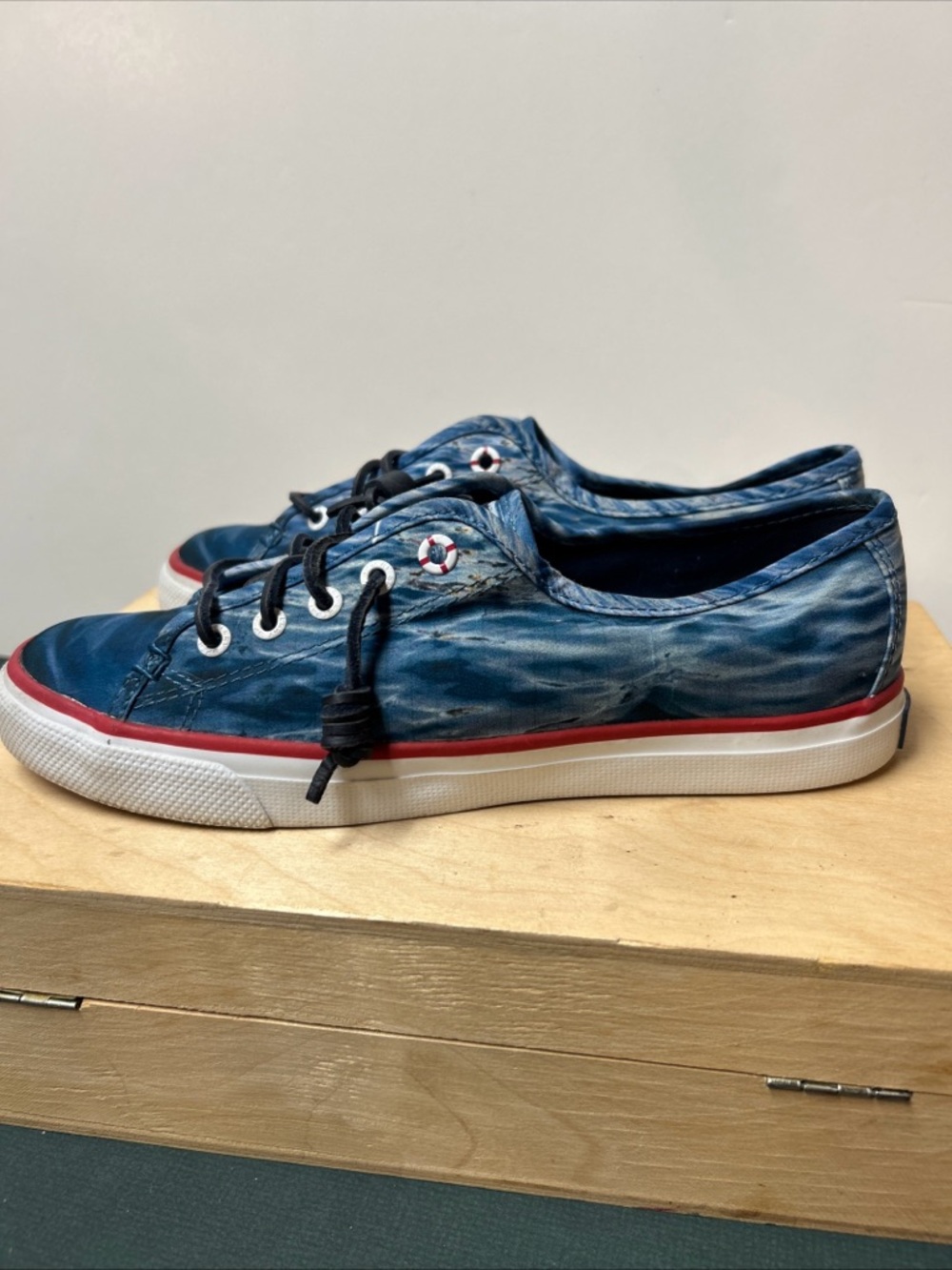 Sperry Womens‎ 7.5 M Universal Jaws Movie Slip On Boat Shoes Sneaker Waves Ocean